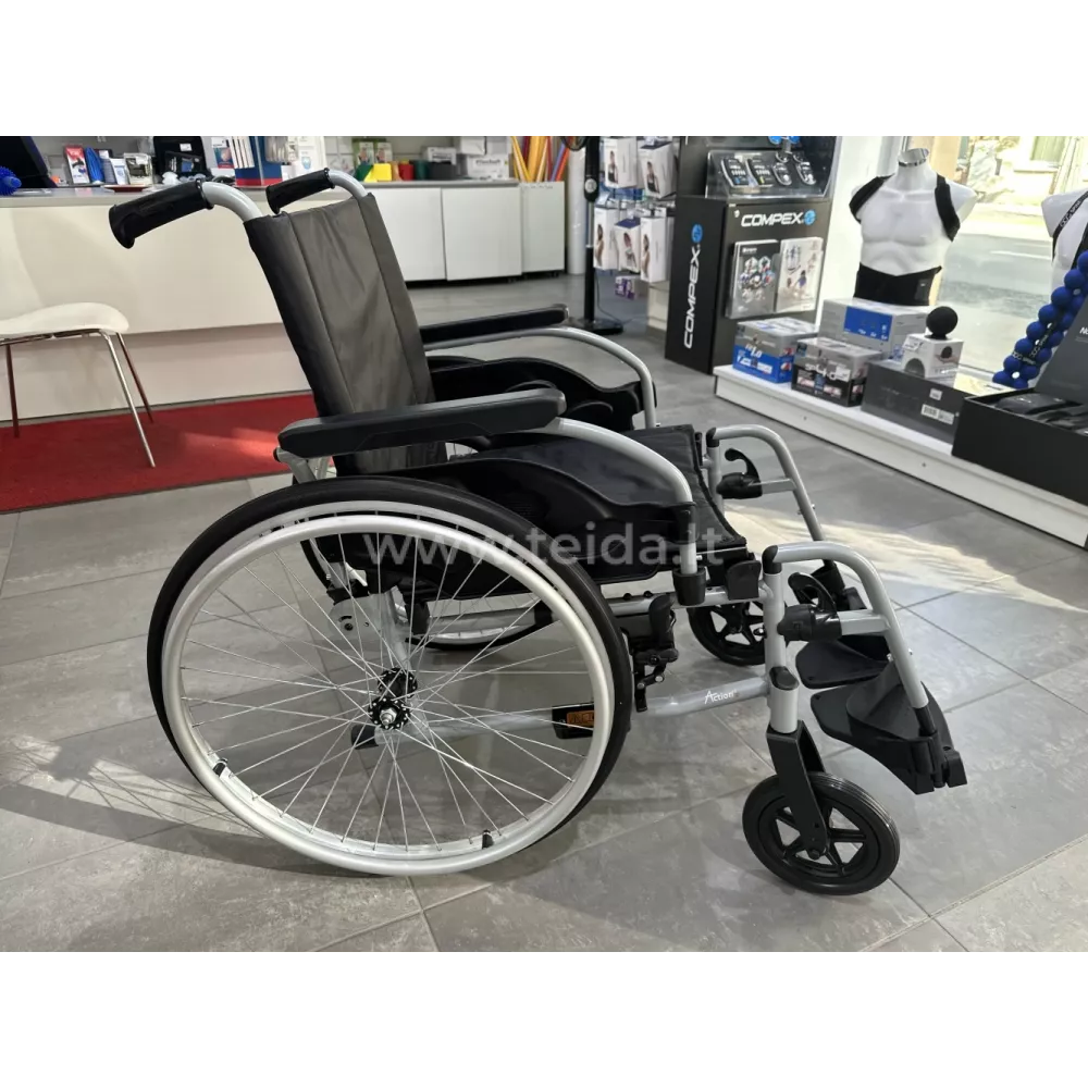 INVACARE universalaus tipo neįgaliojo vežimėlis Action 1R