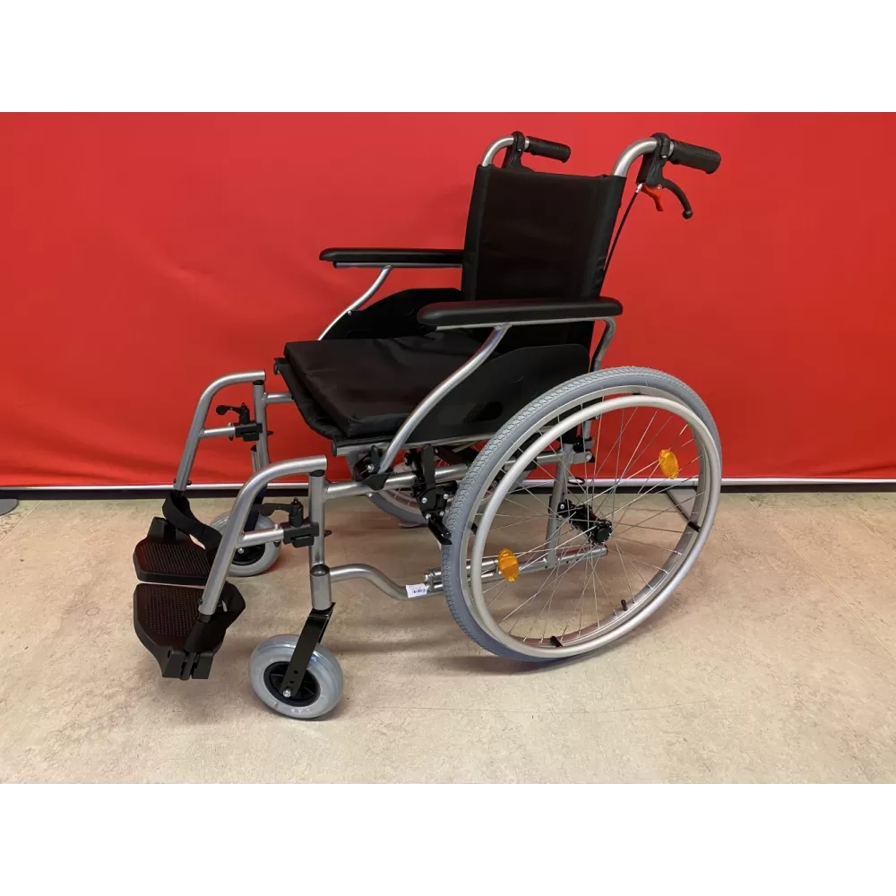 Neįgaliojo vežimėlis universalus, ne daugiau kaip 14 kg svorio, 38 cm