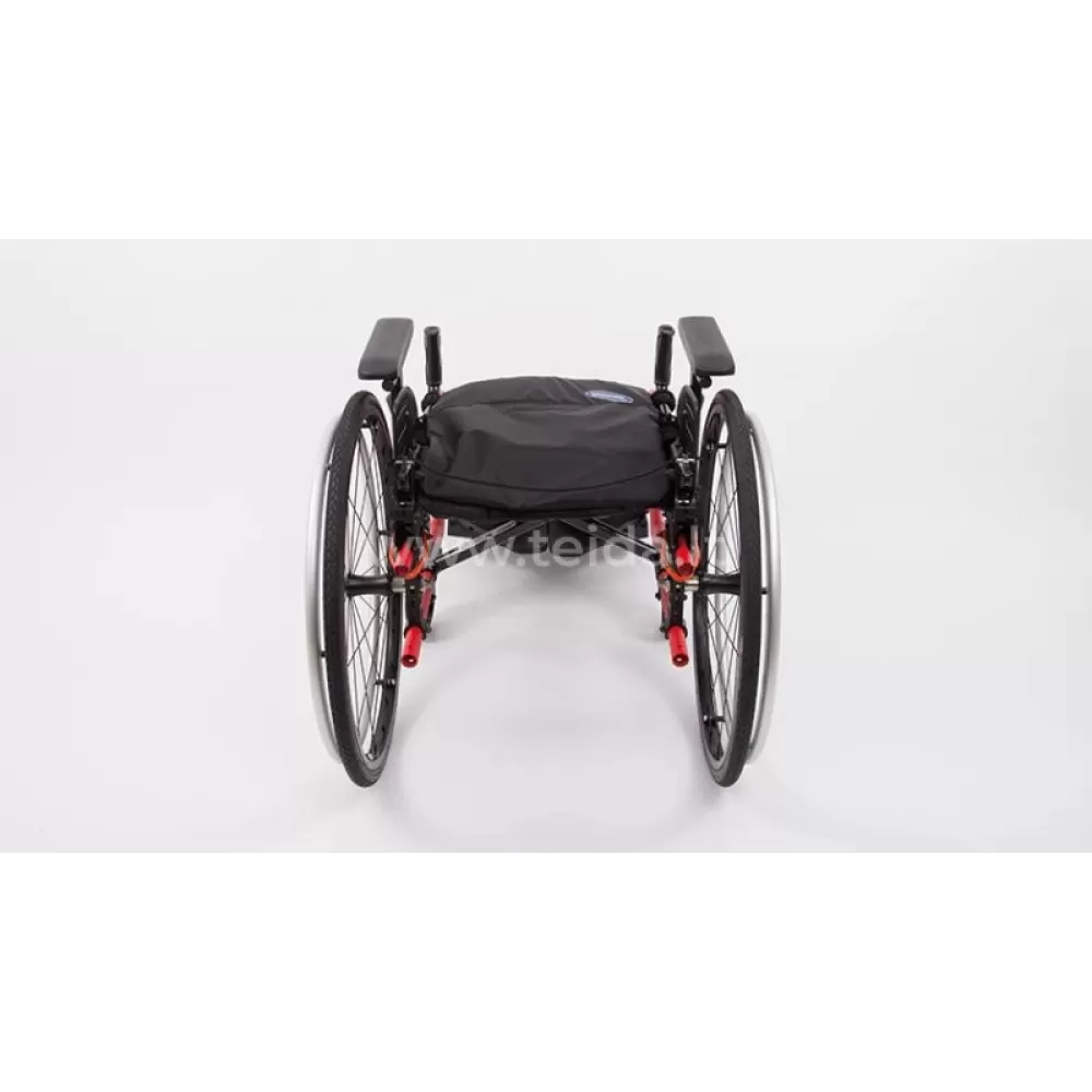 Universalaus tipo neįgaliojo vežimėlis iki 14 kg Invacare Action 3 NG Light, yra sandelyje